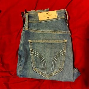 Hollister Curvy High Rise Super Skinny